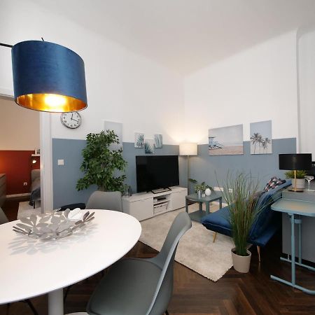 Stylish City Center Apartment Виена Екстериор снимка