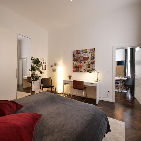 Stylish City Center Apartment Виена Екстериор снимка