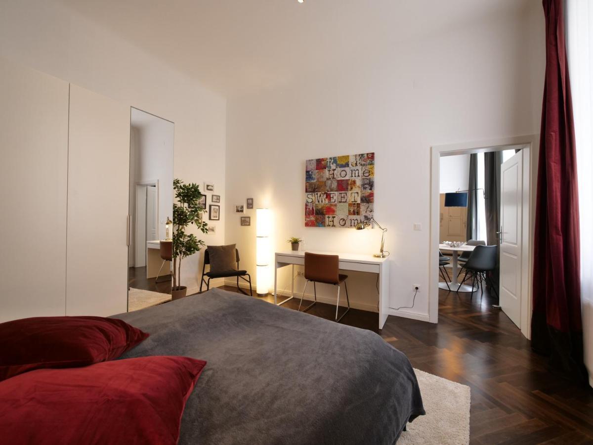 Stylish City Center Apartment Виена Екстериор снимка
